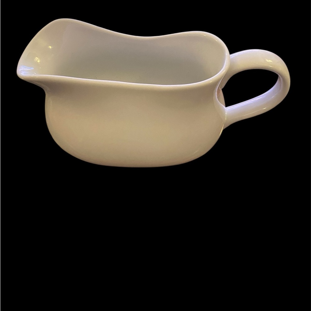 Kook white gravy boat